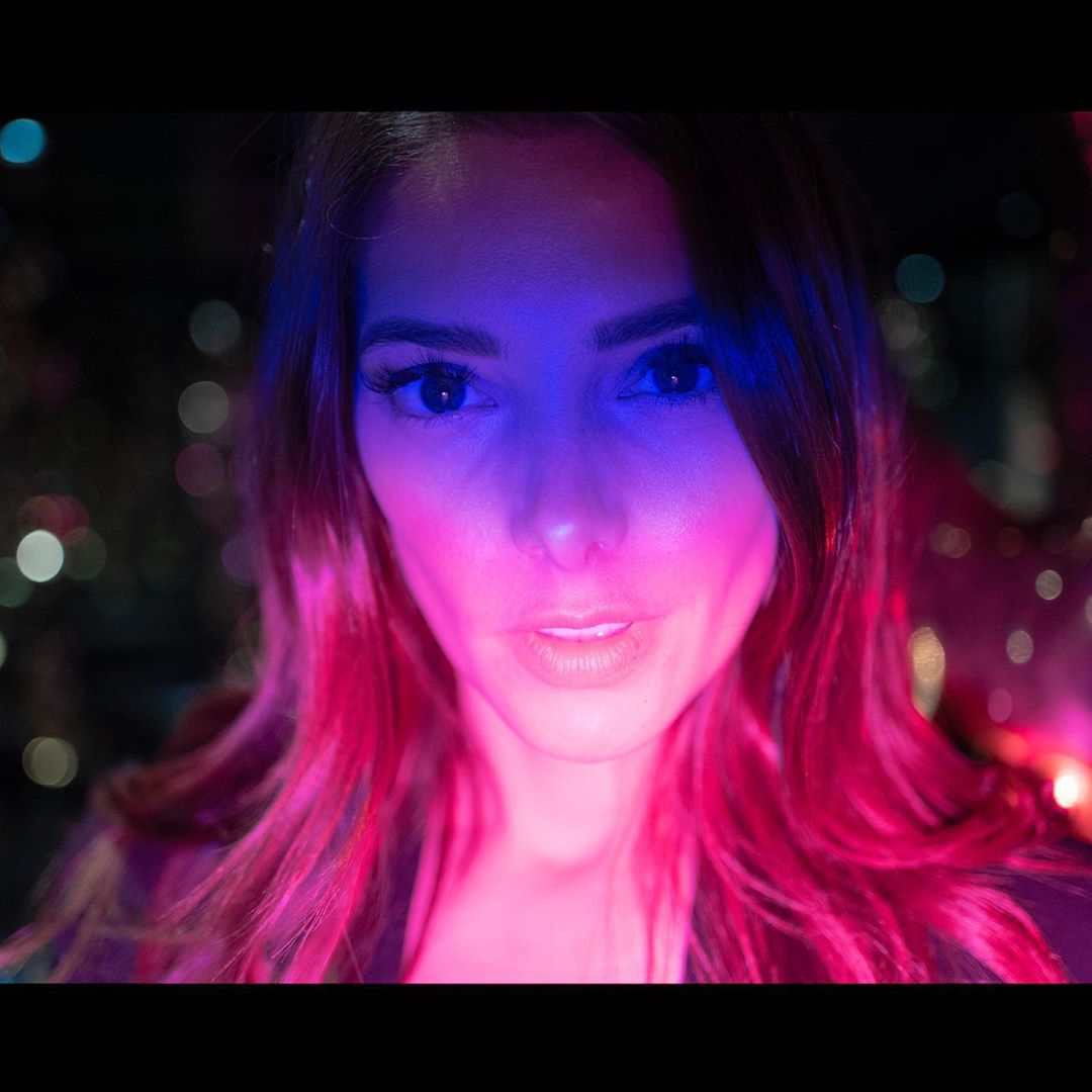 05 juli: We were on a 14 hour flight with no WiFi yesterday and I️ didn’t manage to post. BUT ... I️ am now. I’m so proud to be an American. I’m grateful for the freedoms we are lucky enough to exercise everyday. There are so many who only dream to have the everyday liberties we do. THANK YOU to everyone who has sacrificed and those who continue to sacrifice to keep us free. #independenceday #proudtobeanamerican
