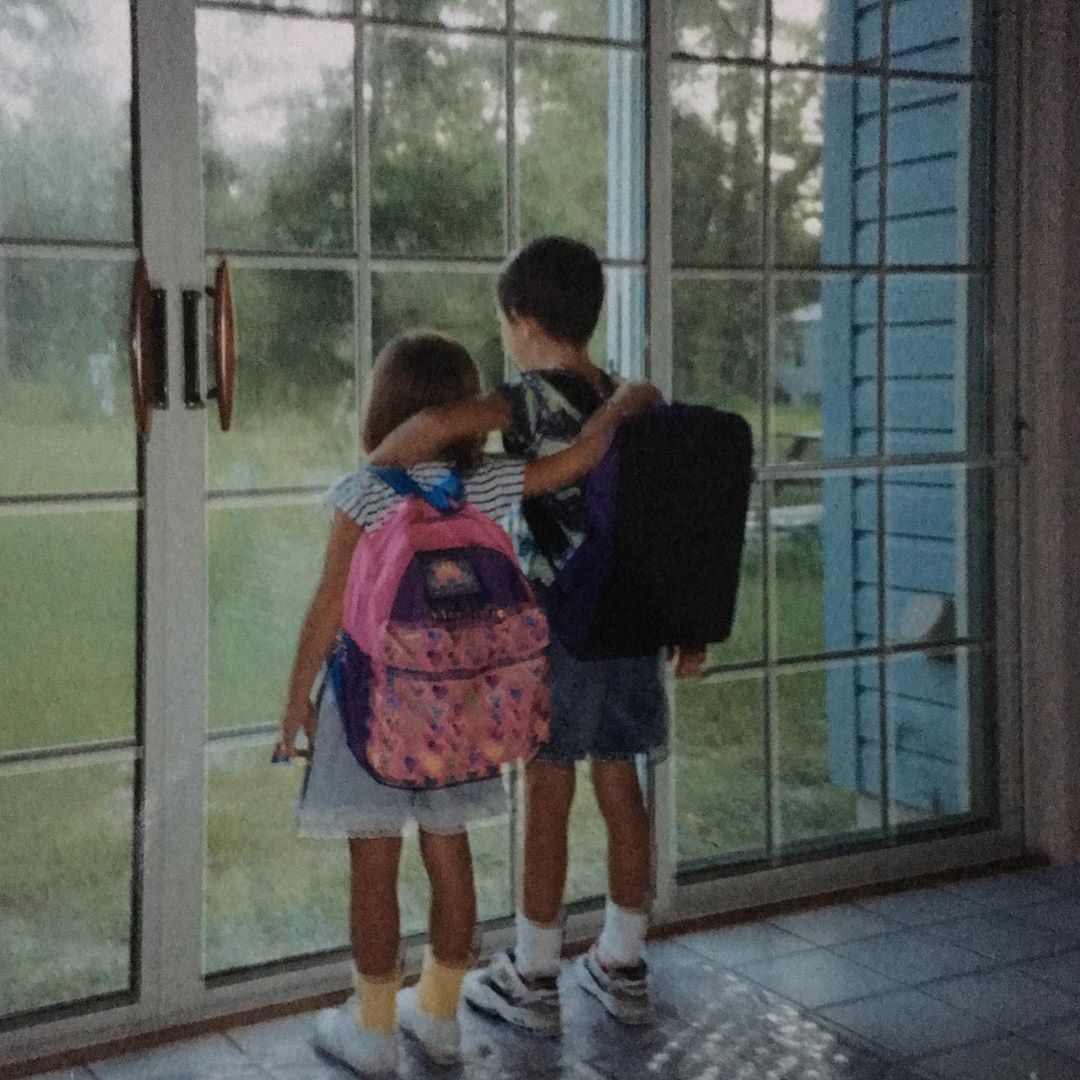 27 juli: Happy Birthday to the best big brother out there. As I️ was looking through photos to post, it was evidently clear how much you loved and looked after me and how much I️ admired you. Still true. I️ love you, your heart and your soul bubba. #happybirthday #bigbrother
