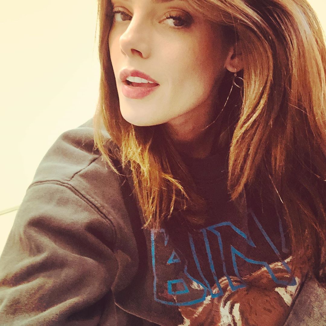 15 september: This photo reminded me of three things: #Fall, my #mom, and that this is my new favorite #sweatshirt
