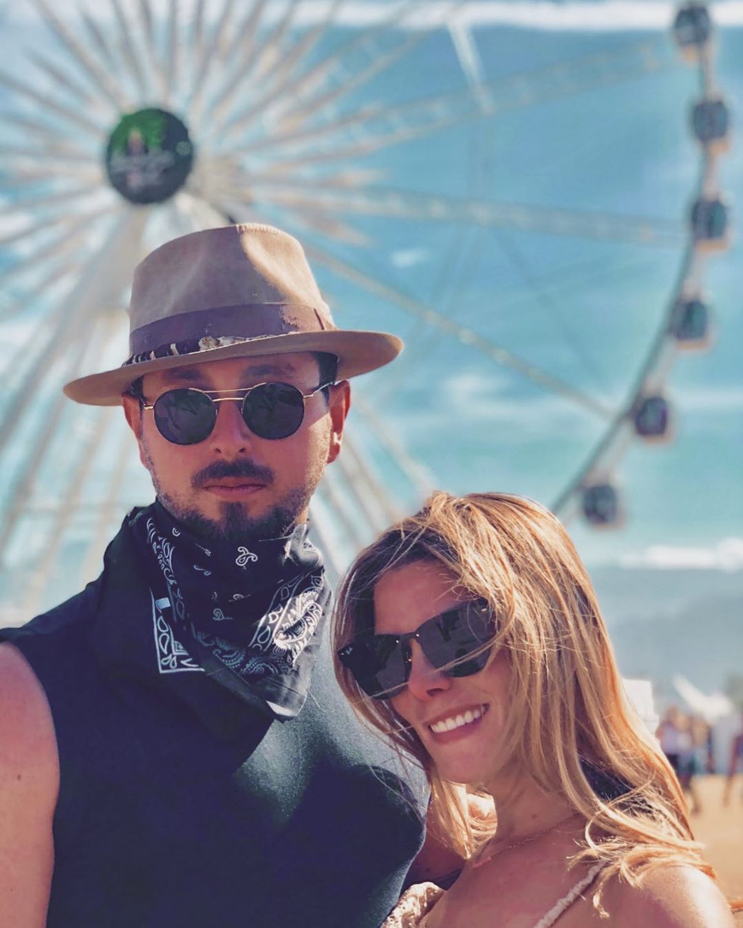 06 december: Reminiscing about our last Stage Coach… and yes, Im already planning for @stagecoach 20/20!! Paul didn’t grow up on country like me, but with the help of @buzztheorymedia I’m slowly converting him! Let’s gooooo!! #countrygirl #stagecoach #2020
