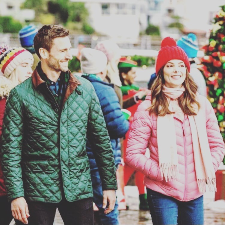 22 december: This photo perfectly expresses my excitement about all things Christmas and #christmasonmymind airing tonight on @hallmarkmovie at 9!! #giddy #christmascheer
