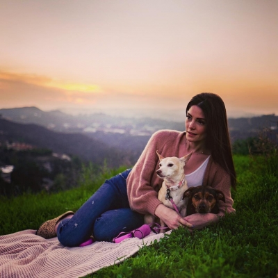 13 februari: Rosie, Indy and I are participating in the @ASPCA #CutestCouples campaign to help dogs around the country. Fight for love and enter to win by visiting ASPCA.org/CutestCouples ( link in bio )
