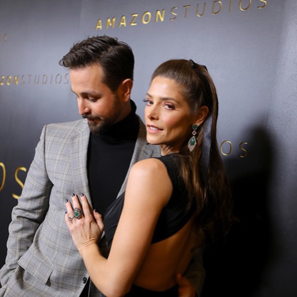07 januari: What an amazing way to spend the first Sunday of #2020 !! I can’t think of a better way to start the year off than by celebrating those I admire with the one I love.
GLAM:
Style: @livkhoury
Hair: @josephchase
Makeup: @emmawillismakeup
FASHION CREDITS:
Gown: @tadashishoji
Jewels: @sutrajewels
Shoes: @stuartweitzman
#goldenglobes2020

