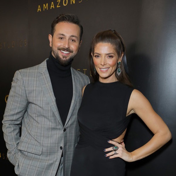 07 januari: What an amazing way to spend the first Sunday of #2020 !! I can’t think of a better way to start the year off than by celebrating those I admire with the one I love.
GLAM:
Style: @livkhoury
Hair: @josephchase
Makeup: @emmawillismakeup
FASHION CREDITS:
Gown: @tadashishoji
Jewels: @sutrajewels
Shoes: @stuartweitzman
#goldenglobes2020

