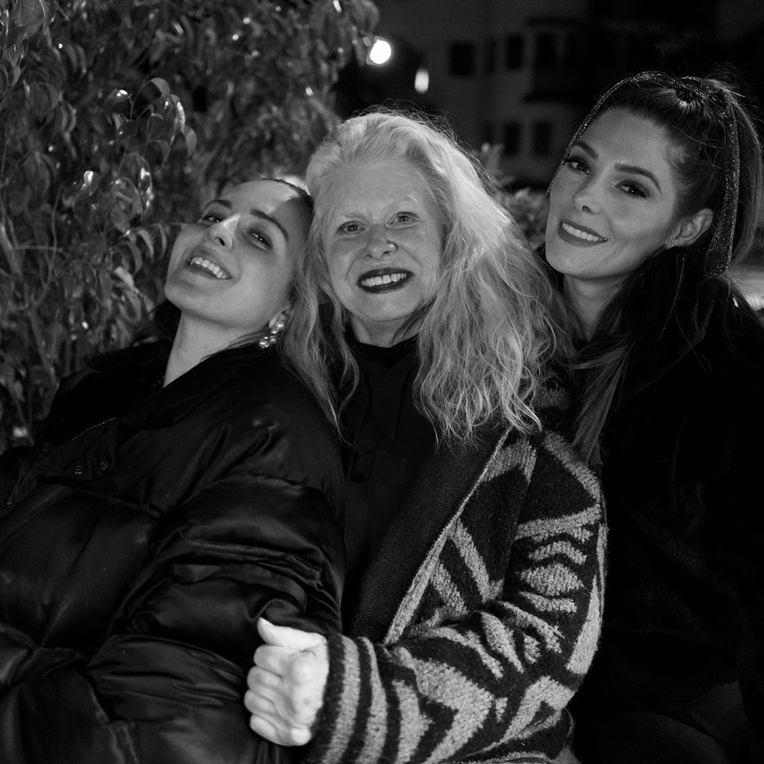 25 januari: #girlsnight #family #luckylady

