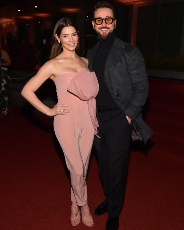 06 februari: What a lovely and inspiring night! Thank you @vanityfair for having me and @paulkhoury #hollywoodcalling
Styling: @livkhoury
Hair: @josephchase
M/U : @emmawillismakeup
