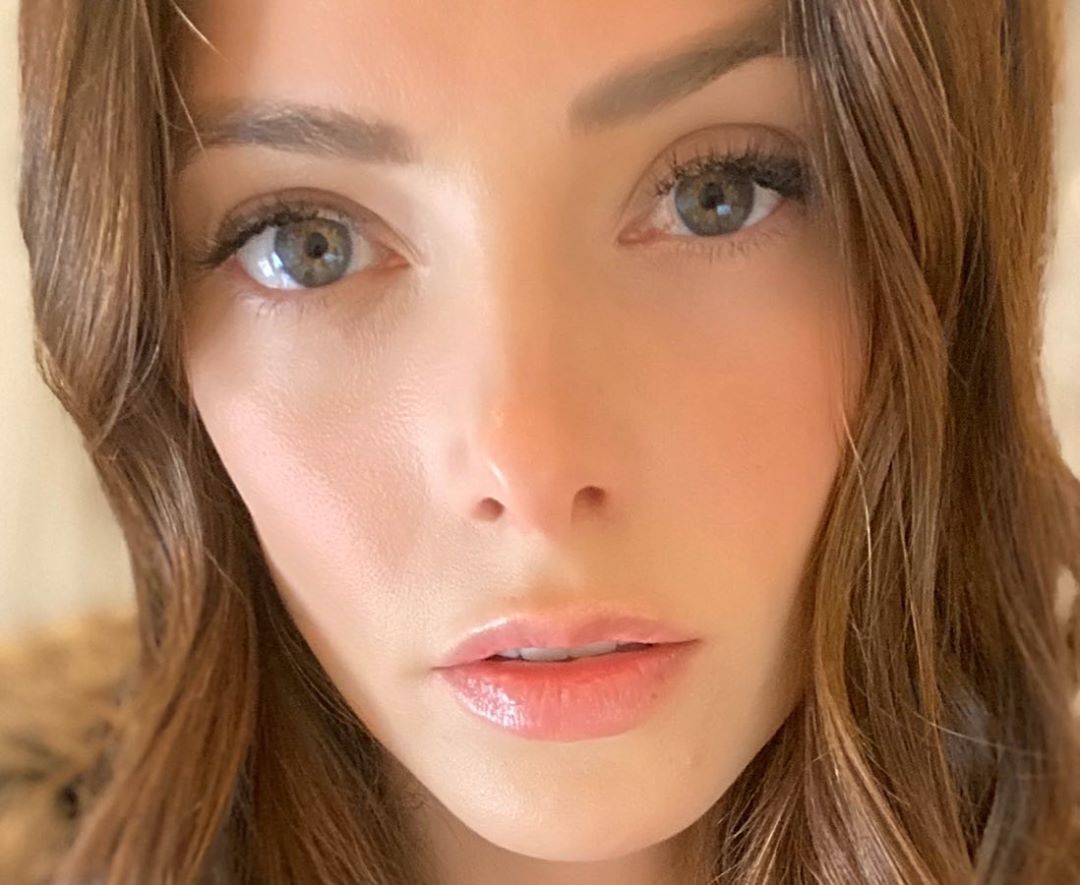 28 maart: I’m practicing #socialdistancing ... but they can’t stop me from post a real reaaal close up of my face! Ahahahaha. #makesherownrules 😈#sodevious #nerd
28 maart: I’m practicing #socialdistancing ... but they can’t stop me from post a real reaaal close up of my face! Ahahahaha. #makesherownrules 😈#sodevious #nerd