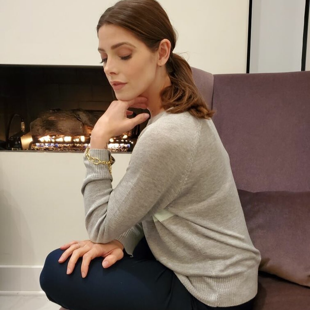 30 maart: This is my Monday, plotting to take over the world, thinking face. How’d we do? I hope everyone is having a happy, healthy, productive Monday! #createeveryday #happymonday
