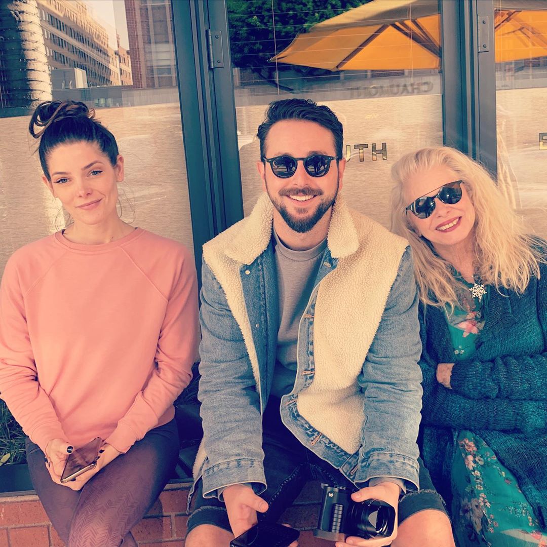 19 mei: Take me back to the days of family outings and @thehonorbarbh ... missing my fairy godmother and missing the most delicious kale salad and chicken sandwich you’ll ever have. #memories #family #delicious
19 mei: Take me back to the days of family outings and @thehonorbarbh ... missing my fairy godmother and missing the most delicious kale salad and chicken sandwich you’ll ever have. #memories #family #delicious