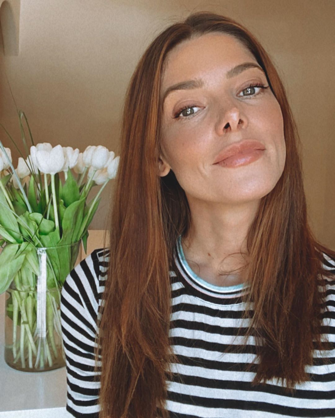 03 augustus: ** Giveaway Time!** Selecting three winners to receive a copy of #MidnightSun signed by me after its release! All you have to do is sign up to become my Close Friend through the Link in my Bio & Tag 3 Friends Below! Winner announced August 17th, 2020 @ 12pm PST!! Xoxo

Per Instagram Guidelines, this giveaway is in no way sponsored, administered, or associated with instagram, Inc. By entering, entrants confirm that they are 13+ years of age, release instagram of responsibility, and agree to Instagram’s Terms of Use
