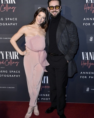 06 februari: What a lovely and inspiring night! Thank you @vanityfair for having me and @paulkhoury #hollywoodcalling
Styling: @livkhoury
Hair: @josephchase
M/U : @emmawillismakeup
