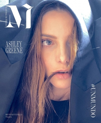 10 september: I’m so honored to be on the cover of @m__milenio , for their social media issue. I’ve never quite done a photoshoot like this and I’m beyond excited and proud to share the images and thoughtful article with the world.. more to come!! @sarahgorereeves you are truly a force and I can’t thank you enough! ❤️ #ONEWORLD #issue03 Editor in chief: @sarahgordonreeves
Photography: @taomeitao
