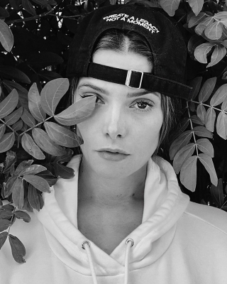 16 september: “ Social Media (platforms) is not the root of our problems. The problem lies in how we use them.”
Ashley Greene @m__milenio #socialmedia #issue03
