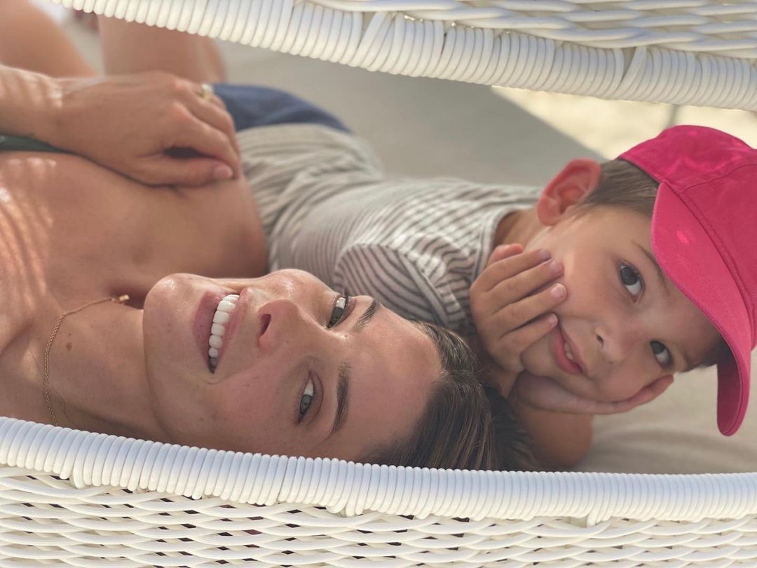 22 juni: My island BFF... I mean that FACE. #cuteoverload
