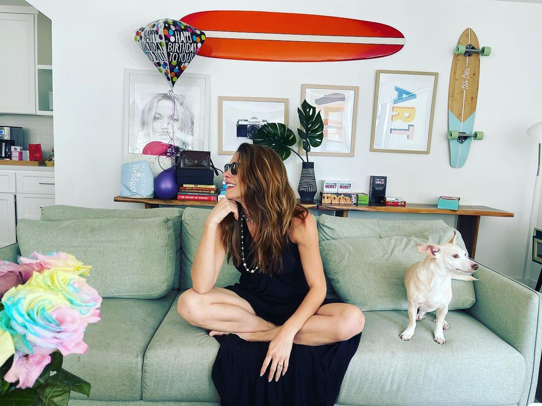 30 augustus: It's was a successful birthday weekend for my girl @shelbybay in our home away from home in Newport with @avantstay - once again their perfectly curated space just steps from the ocean (complete with beachy welcome bags and plenty of beach bikes) couldn't have been more perfect. Great spot and great people.
