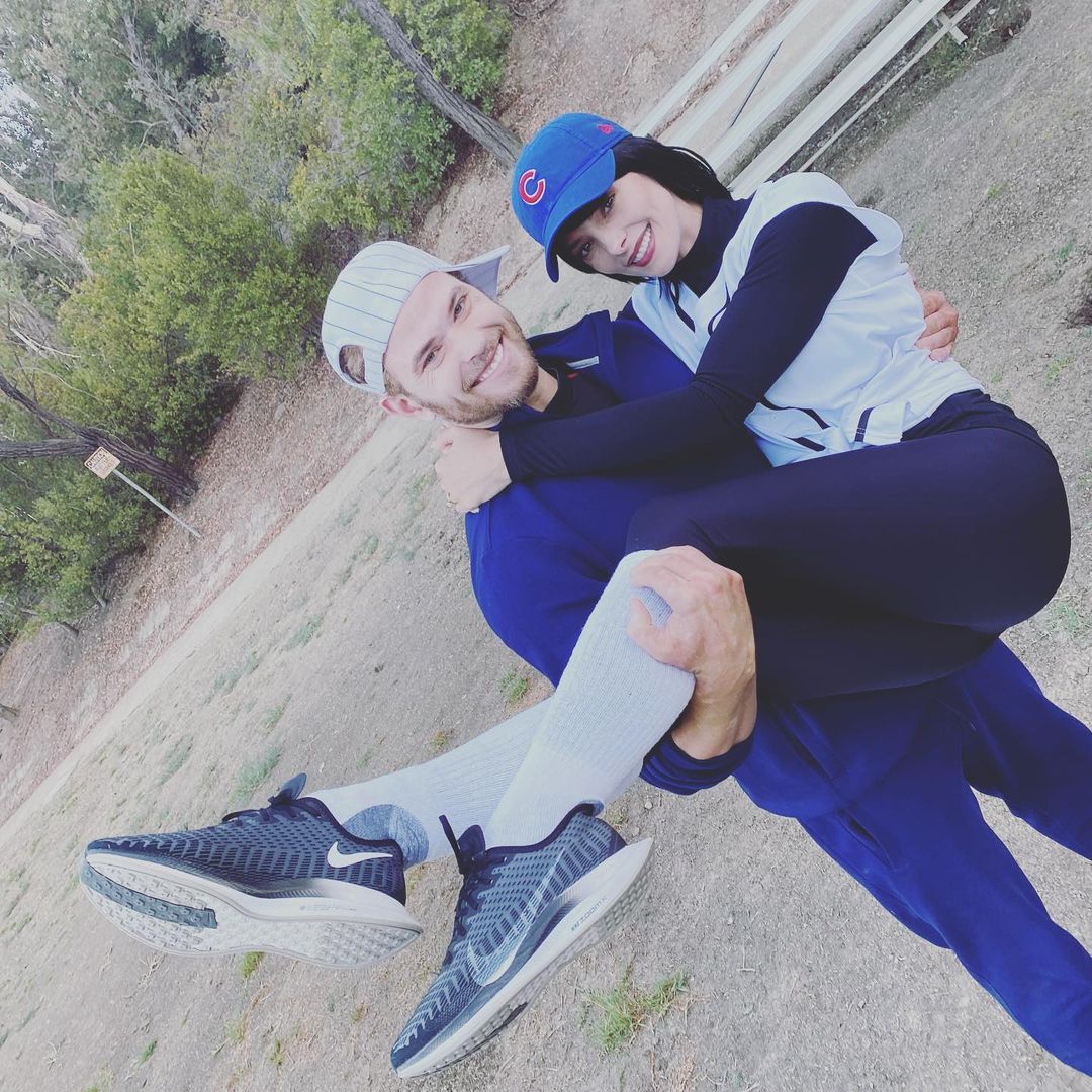 19 oktober 2021: Blast from the past with @kellanlutz ... it made my heart jump being reunited with this one and having some fun with @arielle and @mattcutshall #emosnotdead #alicecullen #emmettcullen
