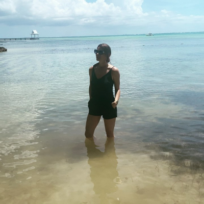 12 juni: She's in her element. #islandgirl #caymanislands
