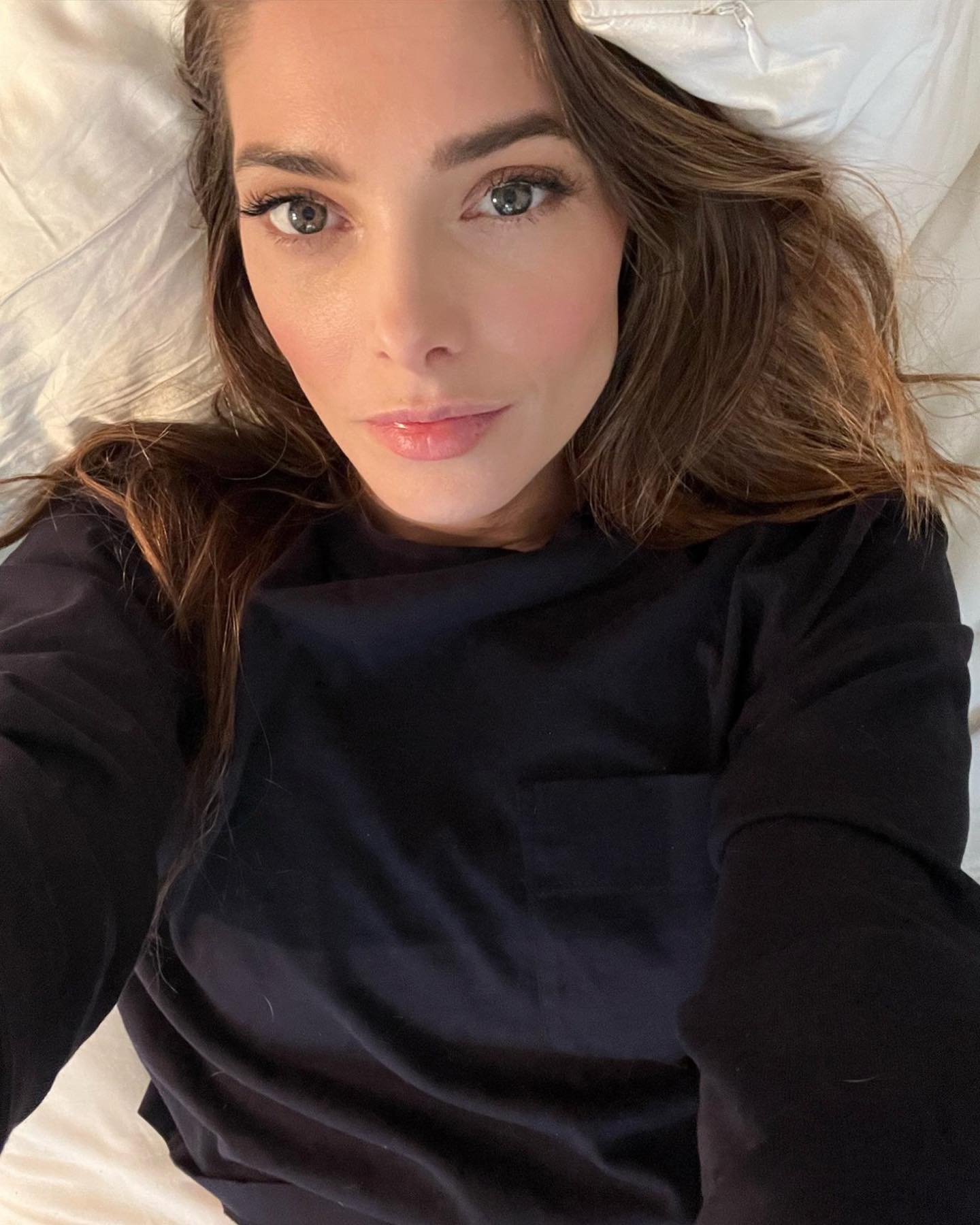 09 januari: Did my makeup, made a yummy lunch, played with my dog ... and then got back in bed. And those are my plans today.. and that's ok. What are your Sunday plans? #lazysunday
