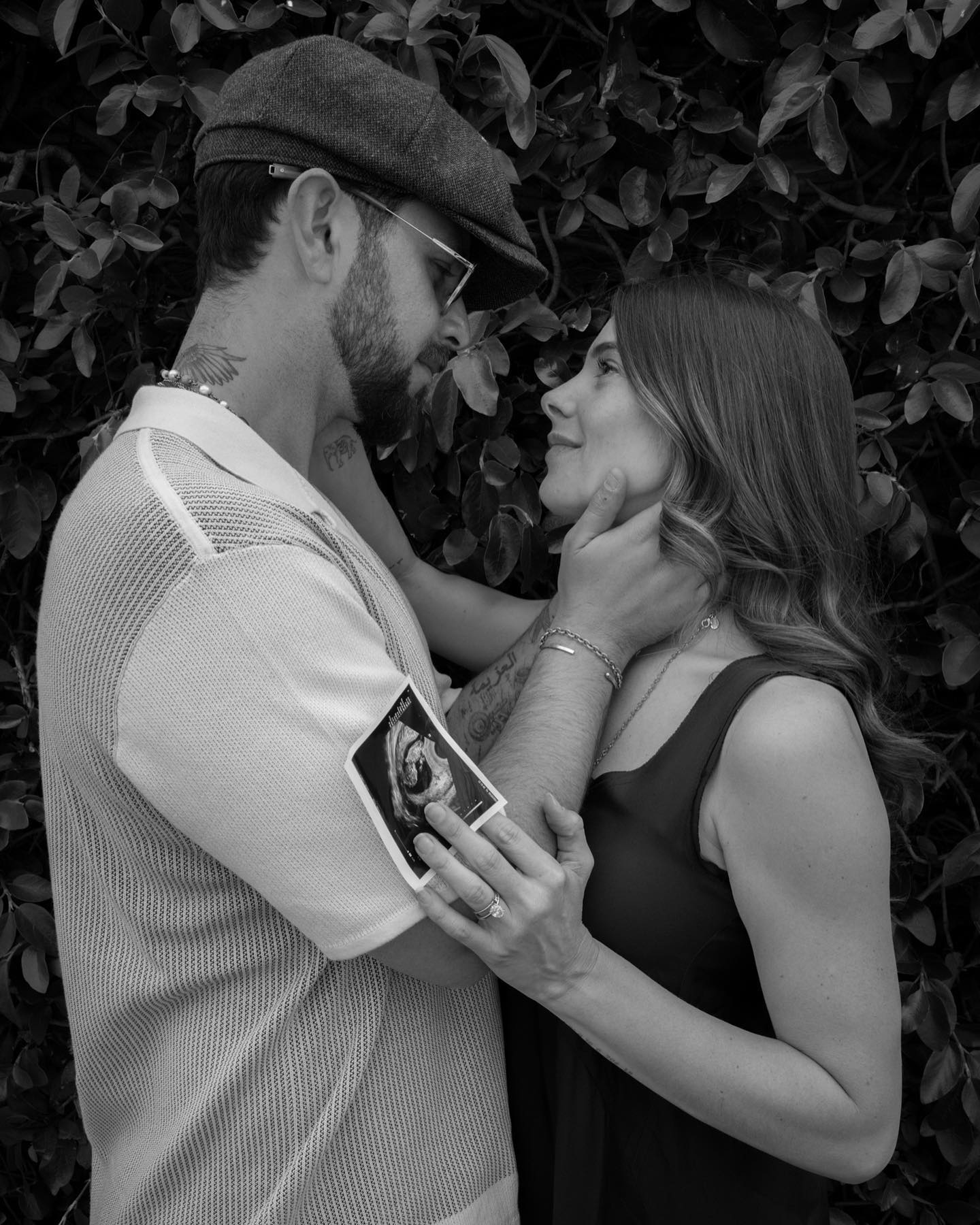 25 maart: I love you more than I've ever loved anything and somehow my heart just keeps expanding to love you EVEN more. I cannot wait to watch you share your light, love, and passion with our baby.
