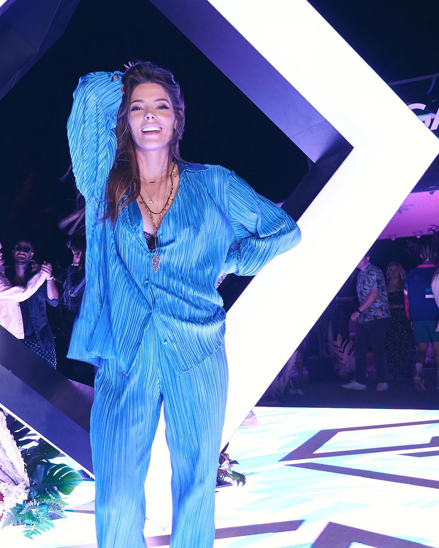 18 april: Back to reality on a Monday...

I think it's safe to say I enjoyed myself at the @taogrouphospitality @gogalamusic party this weekend. Thanks for having me and letting me dance the night away. #coachella #nft
