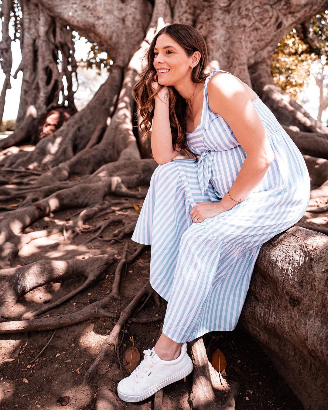 12 september: Nearing the end, but still feeling cute thanks to my one stop shop for all things pregnancy. I've become a BIG fan of their cotton dresses lately! @apeainthepodmaternity truly has been a lifesaver, keeping me cool and fresh throughout this last trimester - especially during this heatwave. What's your favorite maternity style? #motherhoodmaternity

CODE: Ashley25 for 25% off your purchase
