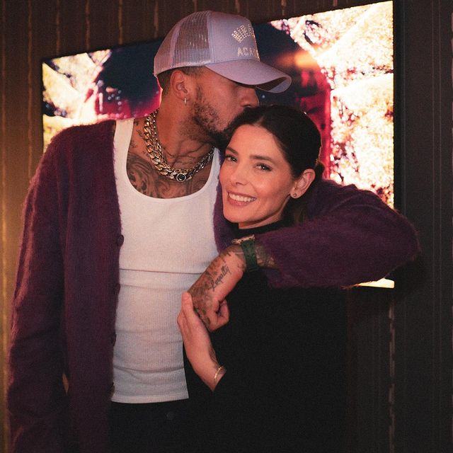 05 december: Celebrating one of the most pure, kind, positive and hardworking humans I know. So happy you were born. So happy to call you family. Only up from here 💫
05 december: Celebrating one of the most pure, kind, positive and hardworking humans I know. So happy you were born. So happy to call you family. Only up from here 💫