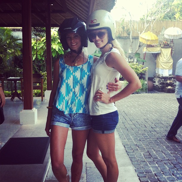 22 juni 2013:Scooter rides and shisha! :) #lastnightinbali #tripofalifetime @ashleygreene
