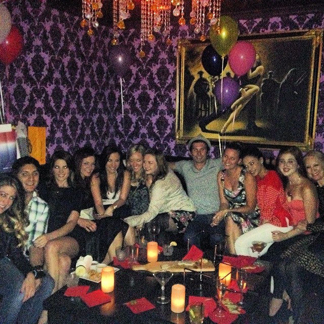 22 Februari 2014: Happy birthday @ashleygreene & @irene591 ! 😘 🎈xoxox @quesocabesakt4 @juliapolis @elliebeltran @amarie1071 #LALAland
