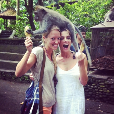 18 juni 2013: Monkey-ing around in Bali! 🐒🐒 @ashleygreene
