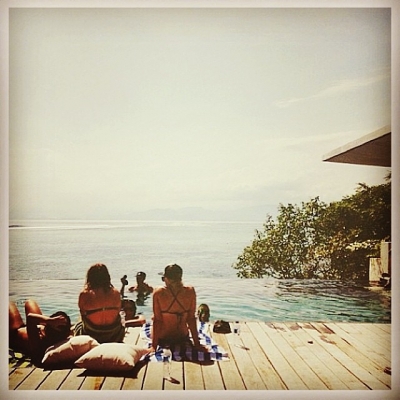 30 mei 2014: Take me back. Bali 2013. With my girls. #tbt @quesocabesakt4 @irene591 @ashleygreene
