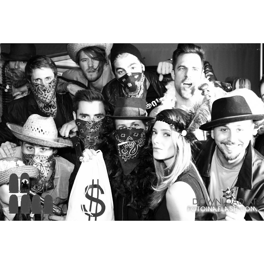 11 mei 2016: @6bulletstohell #6bulletstohell get the Game now on ITunes 🔫 congrsts @tannerbeard
 11 mei 2016: @6bulletstohell #6bulletstohell get the Game now on ITunes 🔫 congrsts @tannerbeard