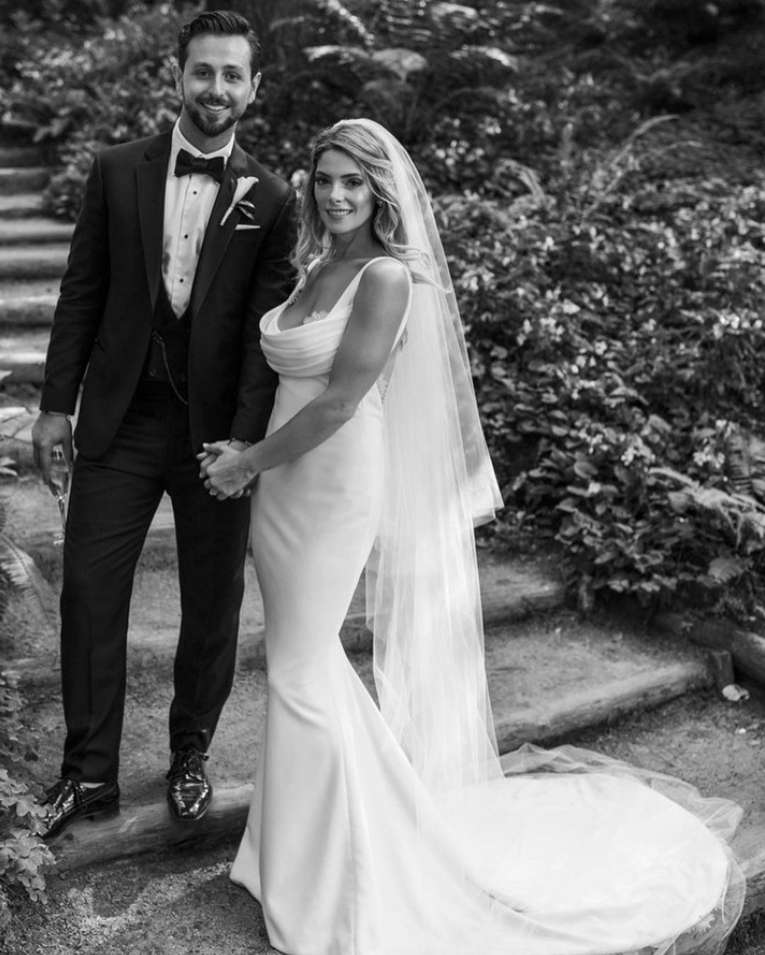 08  juli 2018: My best friend got married! What an amazing week celebrating these two precious souls surrounded by wonderful people and energy. So happy to have been a part of the big day. Congrats @ashleygreene and @paulkhoury

