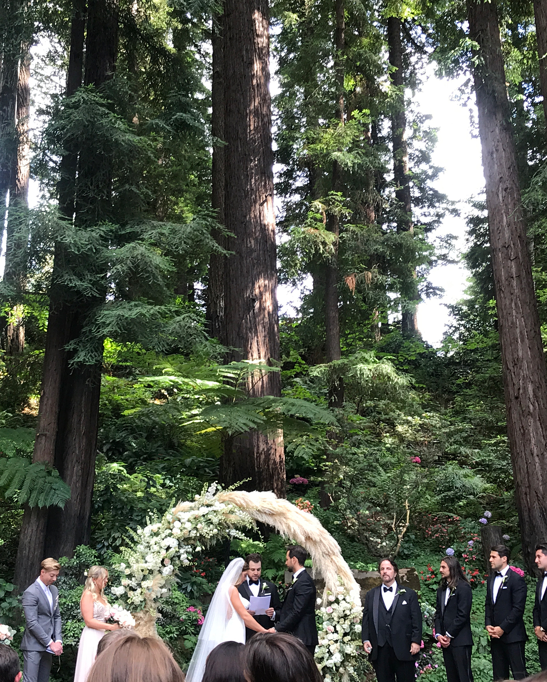 08  juli 2018: My best friend got married! What an amazing week celebrating these two precious souls surrounded by wonderful people and energy. So happy to have been a part of the big day. Congrats @ashleygreene and @paulkhoury

