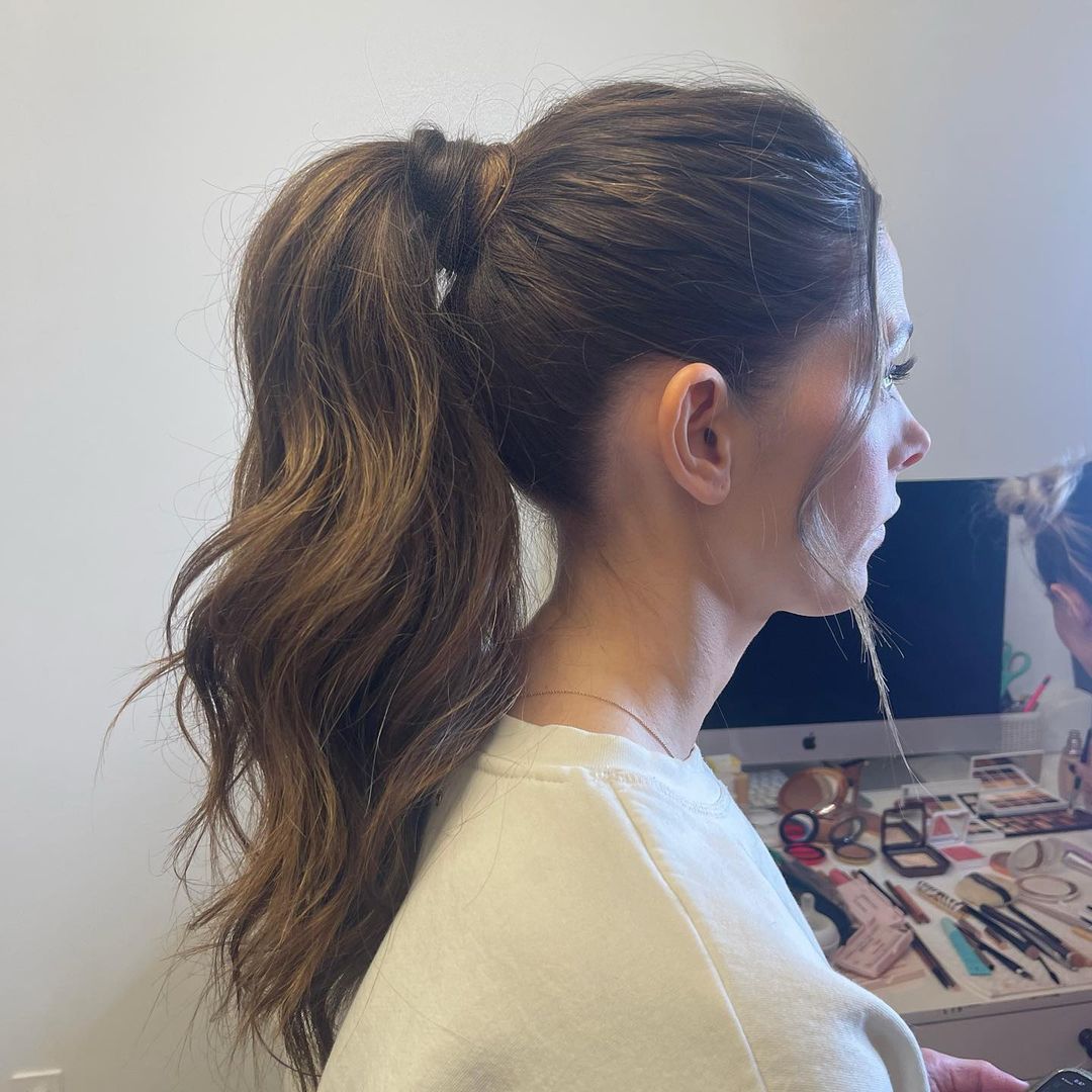 10 maart 2023: Double pony for the best profile in town.

@ashleygreene for @mammothfilmfestival

Makeup @emmawillishmu
Hair by me using unite boosta finishing spray.
