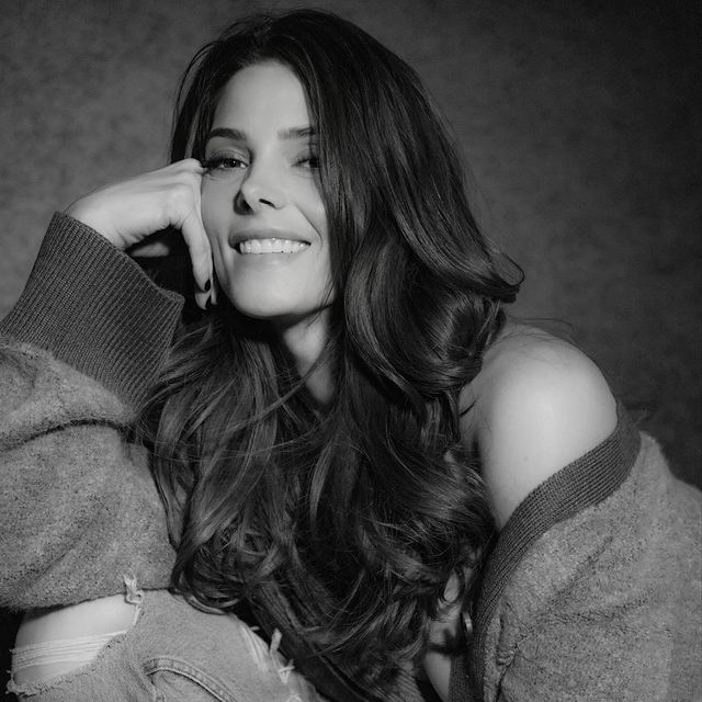 08 december 2023: 🖤 @ashleygreene 🖤

@christinaleeadams @paulkhoury l
Hair by me using @hairrituelbysisley @sisleyparisofficial

