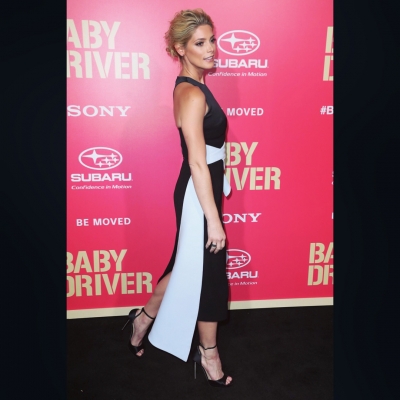 15 juni 2017: #chic @ashleygreene just gorgeous for #babydrivermovie premiere. Makeup by @emmawillismakeup hair by me @josephchase @josephchasehair styled by @cristinaehrlich
