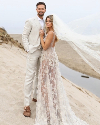 08  juli 2018: My best friend got married! What an amazing week celebrating these two precious souls surrounded by wonderful people and energy. So happy to have been a part of the big day. Congrats @ashleygreene and @paulkhoury
