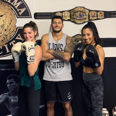 07 oktober 2019: Great to have @ashleygreene training with our very own @lions_ag while she’s in town shooting with @donna_b4u 🦁🔥!!
.
Great work ladies! Stunners on the screen, in person, and KILLERS on the mats!!! 👊🏽💥 .
.
.
.
.
.
.
.
.
.
. #LIONSMMA #MMA #MuayThai #Kickboxing #champion #JiuJitsu #Health #motivation #Martialarts #fitness #UFC #fitspo #VNFT #Vancityfitfam #Vancouver #gymlife #Boxing #womenskickboxing #instalike #instadaily #fighter #yaletown #Vancity #training #Family
