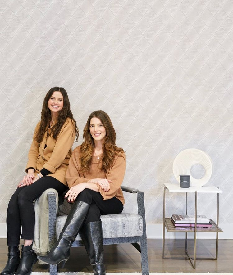 31 december: Reveal coming 2022 @ashleygreene ! MP James had an amazing time designing Ashley’s office space! We can’t wait to share all details with you soon! #interiordesign #forbes #design #designeddifferently #mpjames #mpj #designofinstagram
