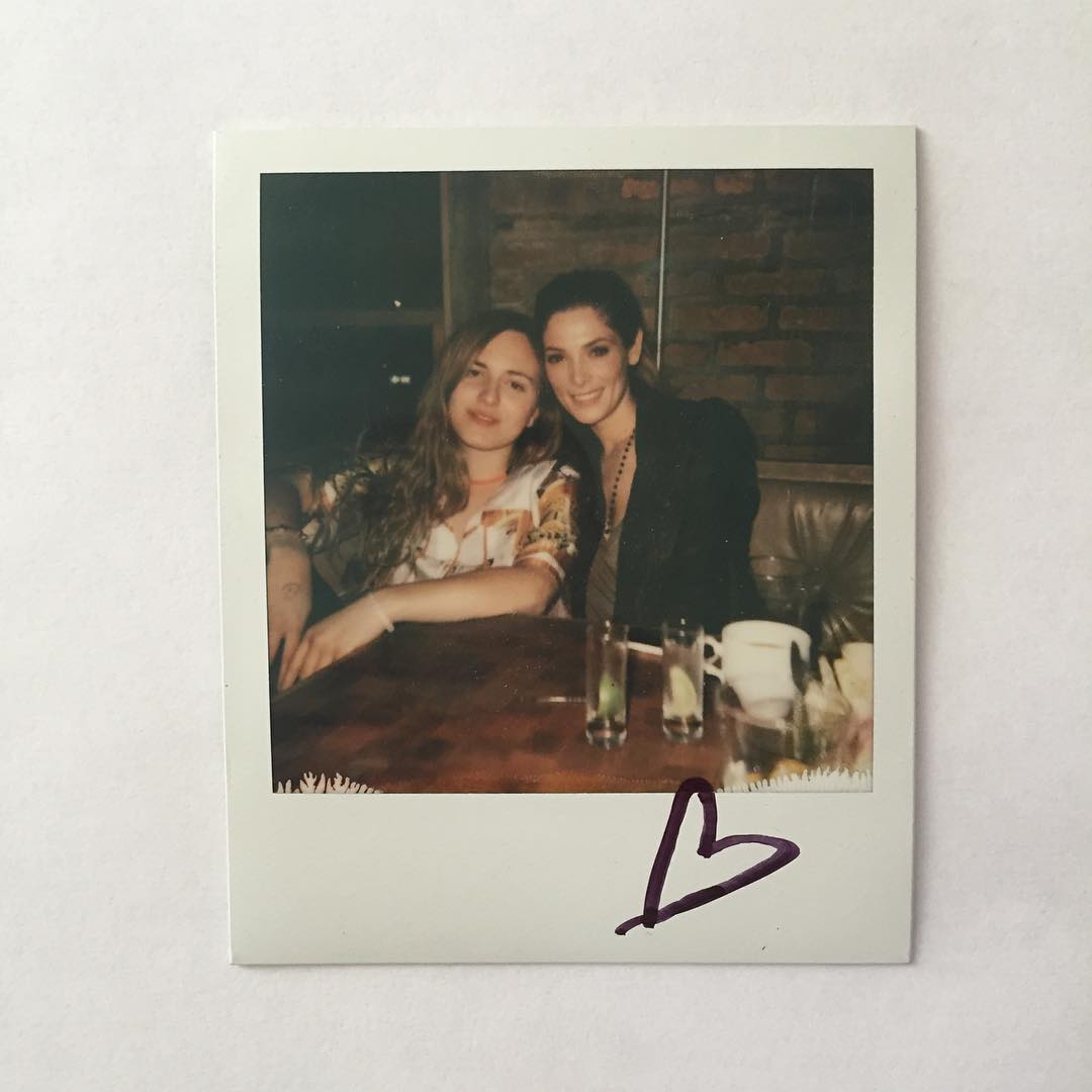 21 februari 2016: Happy birthday to my bad ass friend, sister and godmother of @pitlab_lucy, @ashleygreene I love you ton✨💕✨💕
