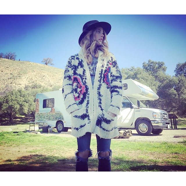 22 februari 2016: Birthday camping @ashleygreene
