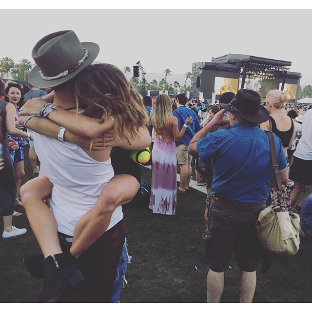 19 april 2016: Coachella this year was a huge success!! It's such an experience and I'm so happy to share it with all the people I love! #neoncarnival #livelokai Thank you for capturing this moment @glassofwhiskey

