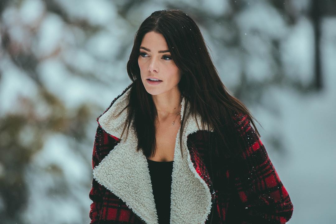 14 februari 2019: @ashleygreene and I love Valentines day. We always like to do special things for each other. This year I decided to give her something that’s gonna be a real challenge. I will share with you all later.... I love you to the 🌙 and back Mrs. Khoury
