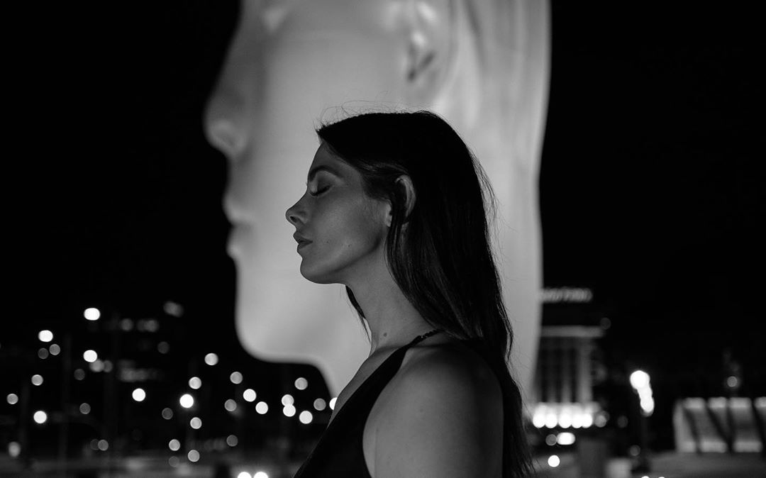 20 juni 2019: I will travel the world with you forever! #mymuse #khouryscamera 
Madrid and Seville were incredible, now off to Barcelona! @leomessi let me know if you wanna do dinner?
