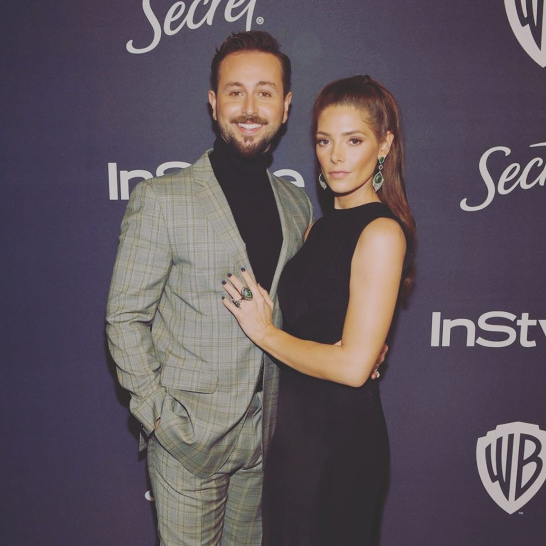 06 januari 2020: Geverifieerd
My wife is a rare star that shines brightest in my sky. We have way to much fun, last night was a blast at the Globe after parties. Thank you @livkhoury for making us look fly as f**k! @josephchase and @emmawillismakeup you’re the best! Hair & Make-up on point. #turtleneckgamestrong
