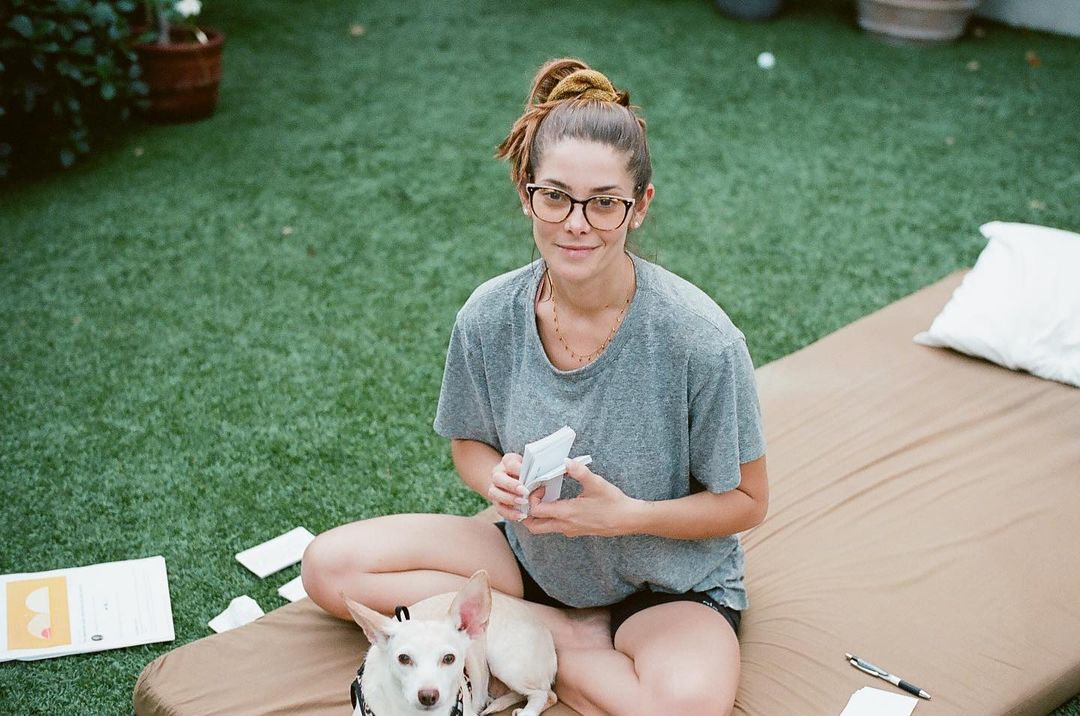 26 oktober 2021: @leicacamerausa I got my #leicam6 locked and loaded and have officially fallen in love with film. Getting it developed is like Christmas morning. #backyardvibes #leicaphotography

