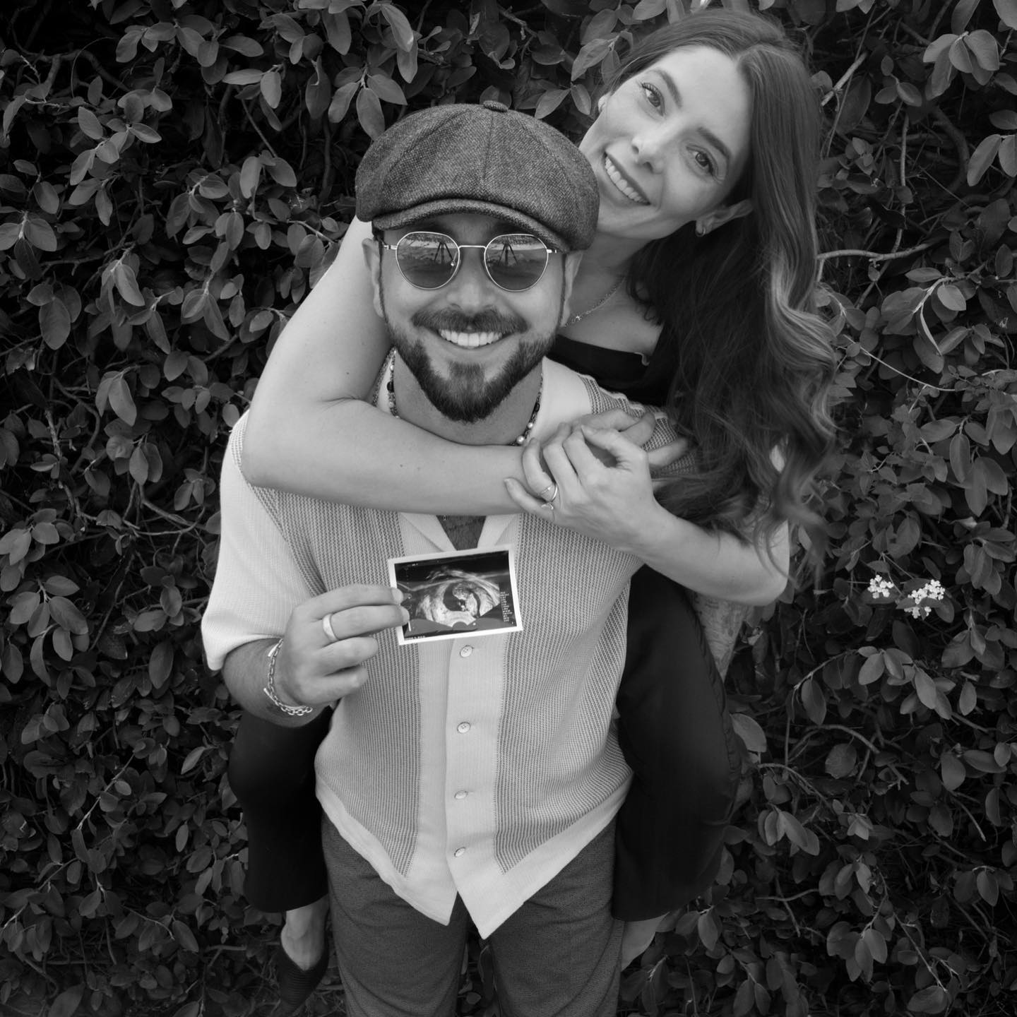 25 maart 2022: I find it so amazing that we can make life through love. I’ve never been more in love with you and I’m so ready for this next chapter in our lives. Thank you giving me the best gift in the world @ashleygreene 👼
