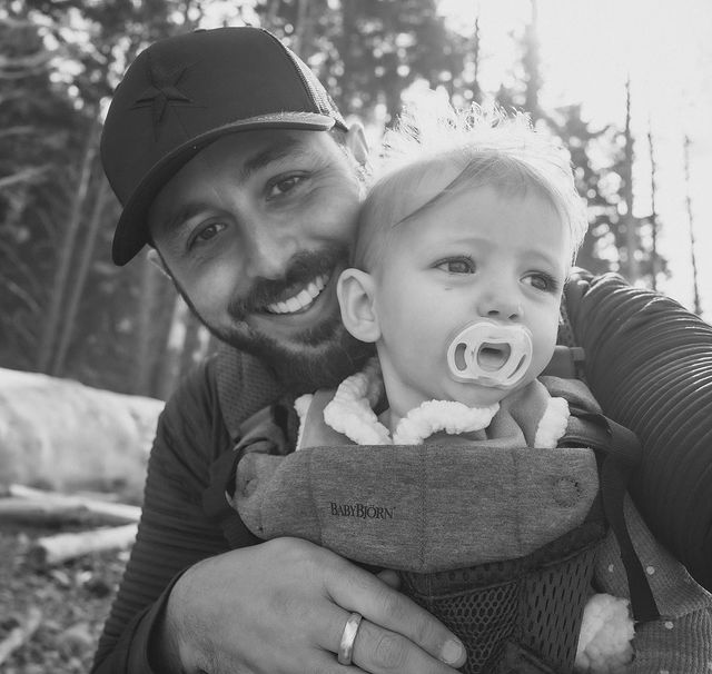21 september 2023:  Our girl is ONE. 9/16/2022 changed our lives forever and after a full year of loving you, it's clear that we'll always want more time, we'll always want more kisses and we'll always feel like the luckiest two people in the world at the end of each day. We have so much to teach you and we have so much to learn from you. You are joy and you are light. Thank you for choosing us to be your parents Kingsley.

#firsrbirthday #ourwholeworld
