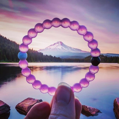 01 Oktober 2015: Today is a very special day! Thank you to everyone who is helping us spread the pink @livelokai which helps support @susangkomen in their mission to end breast cancer forever!! #livelokai #lokaihero
