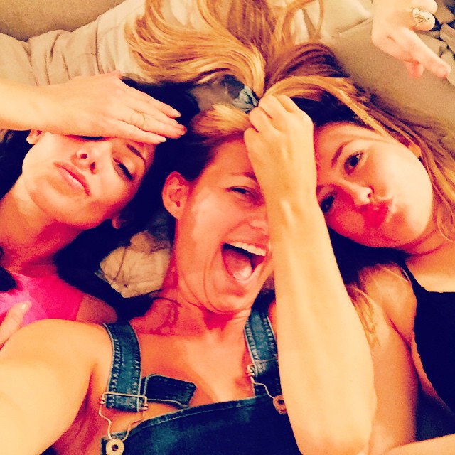05 april 2015: Oh no. Girls night in. Prechella. @quesocabesakt4 @ashleygreene
